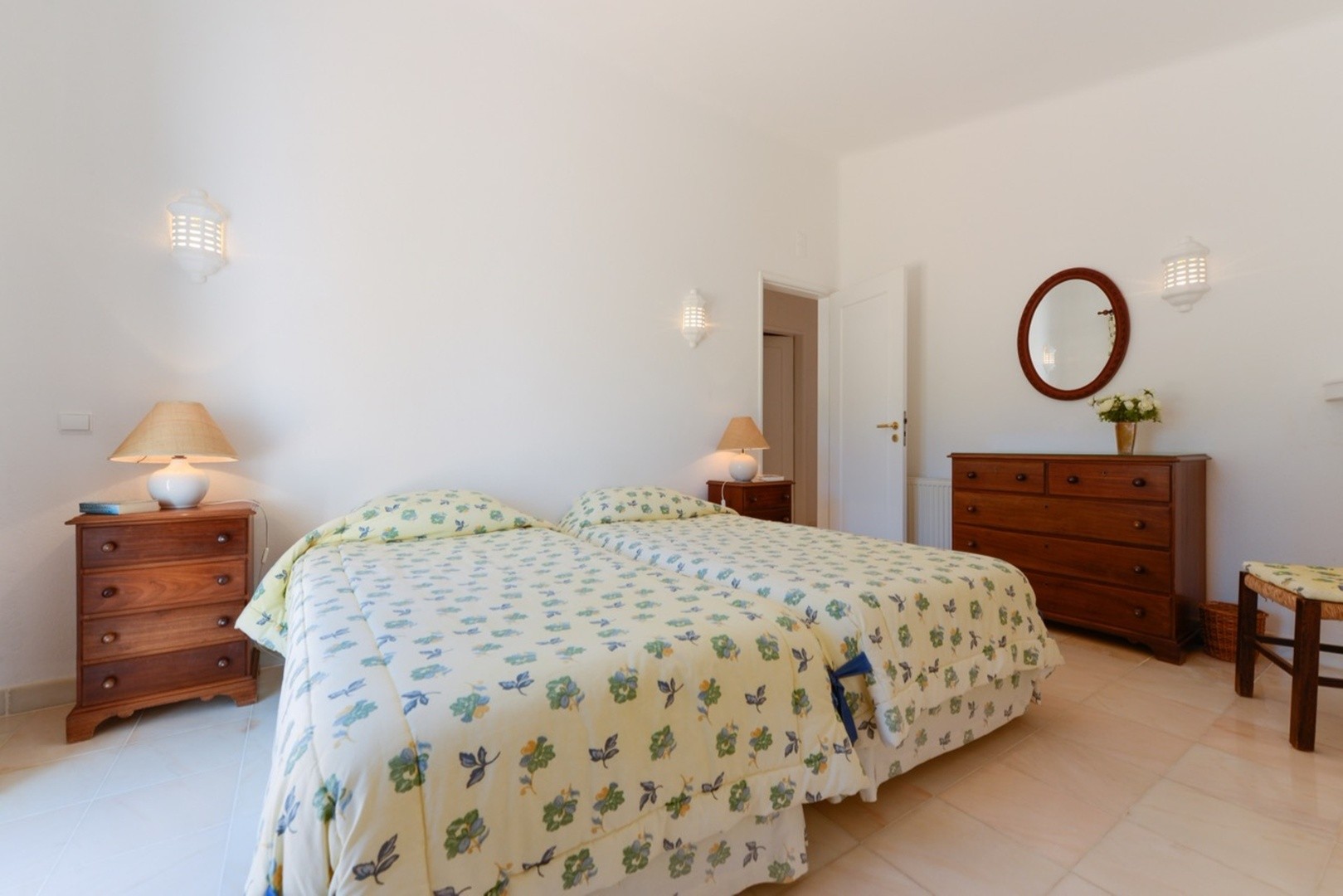 Casa Lydia l Ground-floor villa with a large garden by the sea