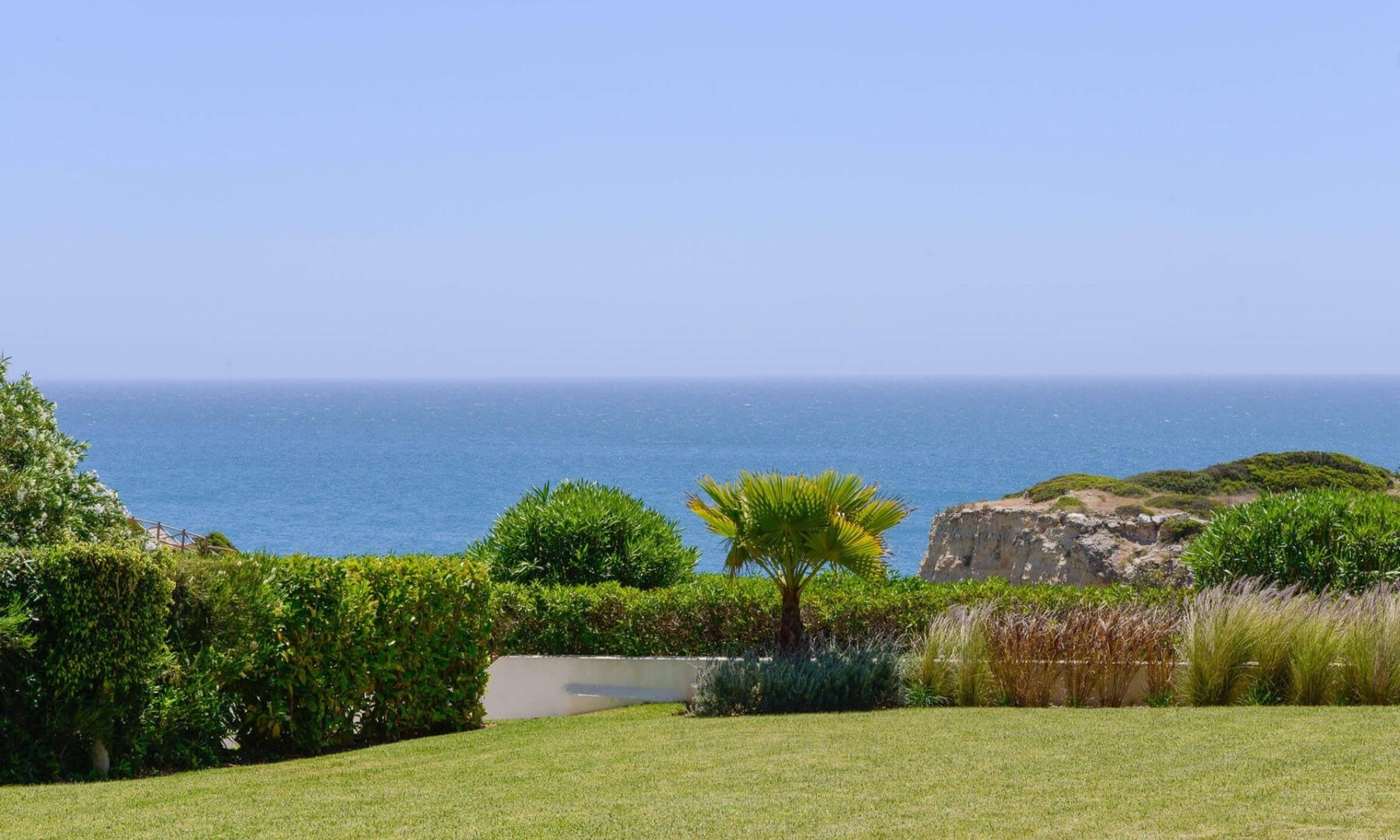 Casa Lydia l Ground-floor villa with a large garden by the sea