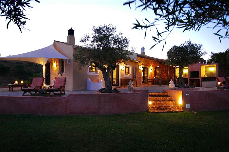 Quinta Canine l Authentic quinta with a large garden and stunning views