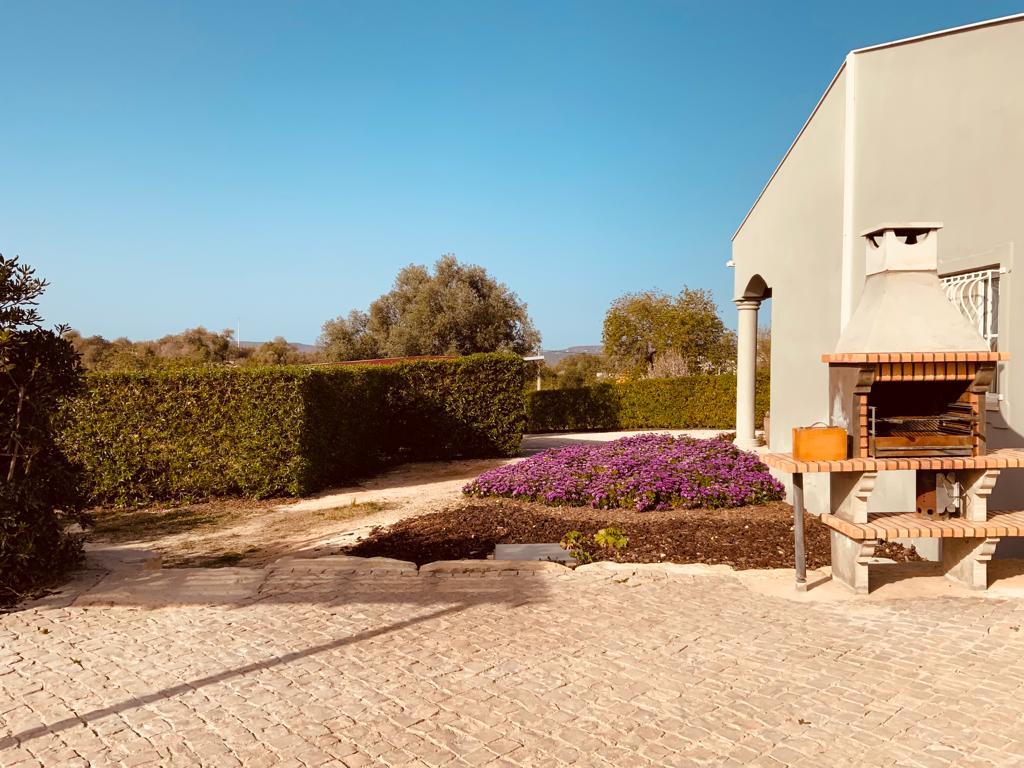 Villa do Auro l Sunny terrace with a large pool and beautiful views