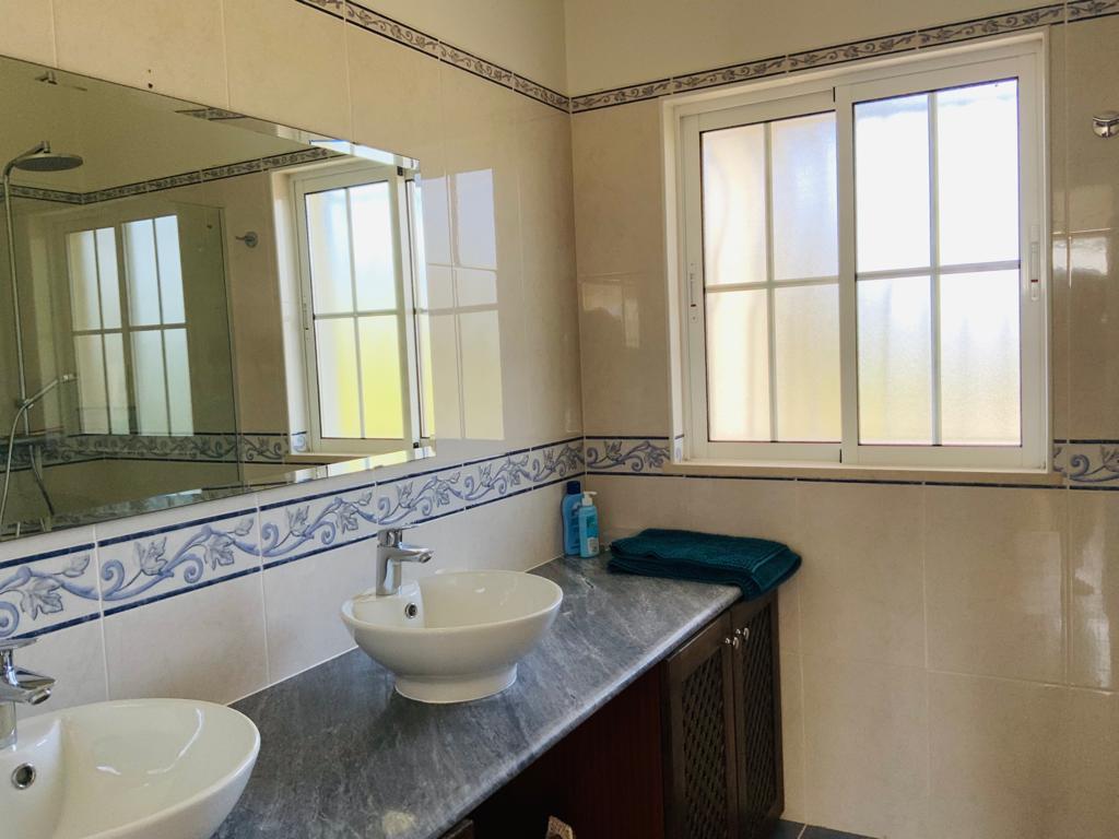 Villa do Auro l Sunny terrace with a large pool and beautiful views