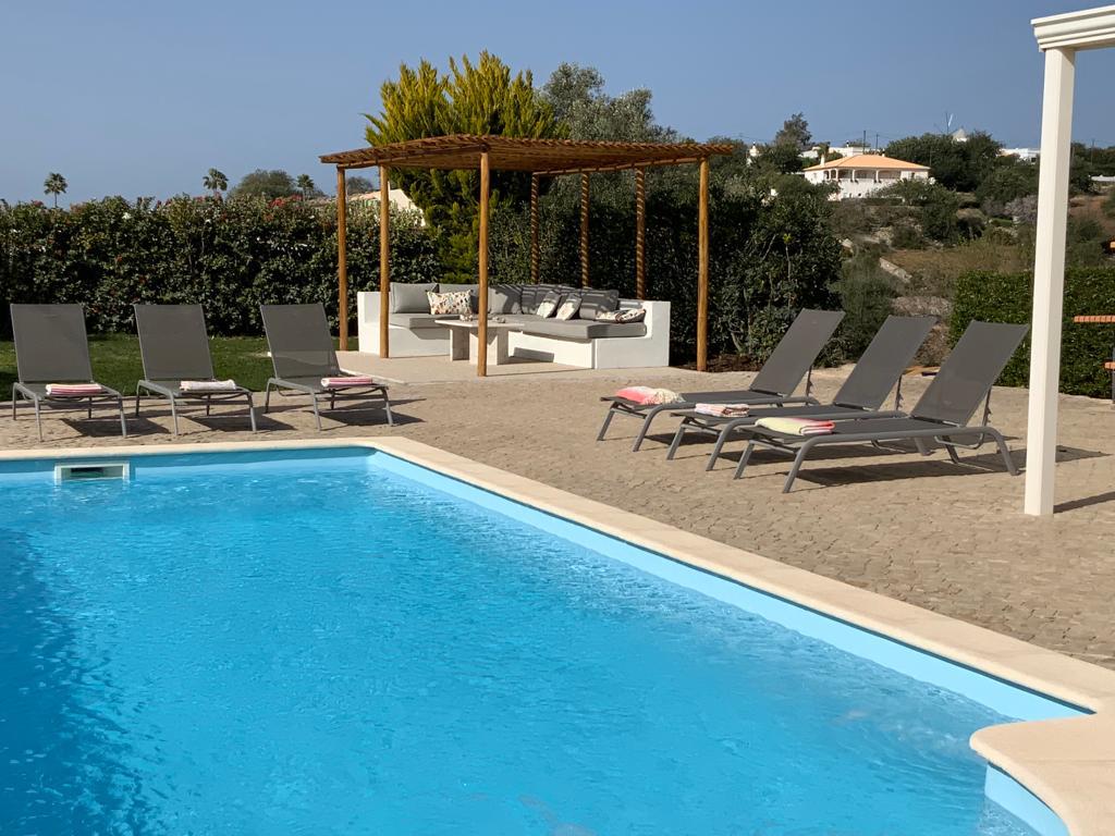 Villa do Auro l Sunny terrace with a large pool and beautiful views