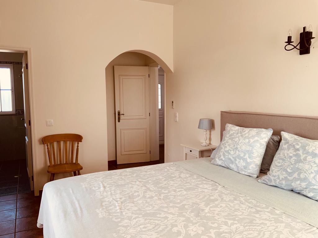 Villa do Auro l Sunny terrace with a large pool and beautiful views