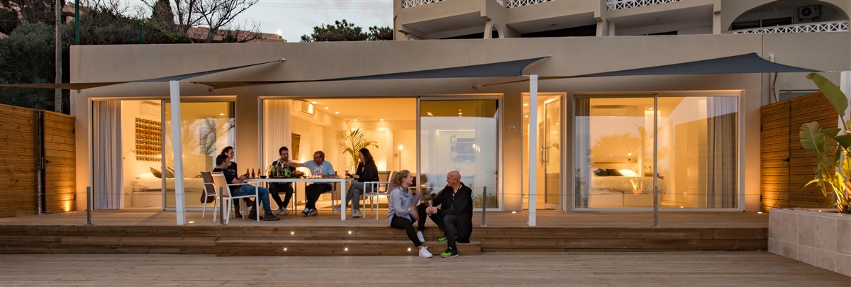 Strandhuis Albufeira l Comfort met fenomenaal uitzicht over de tuin en de Atlantische Oceaan
