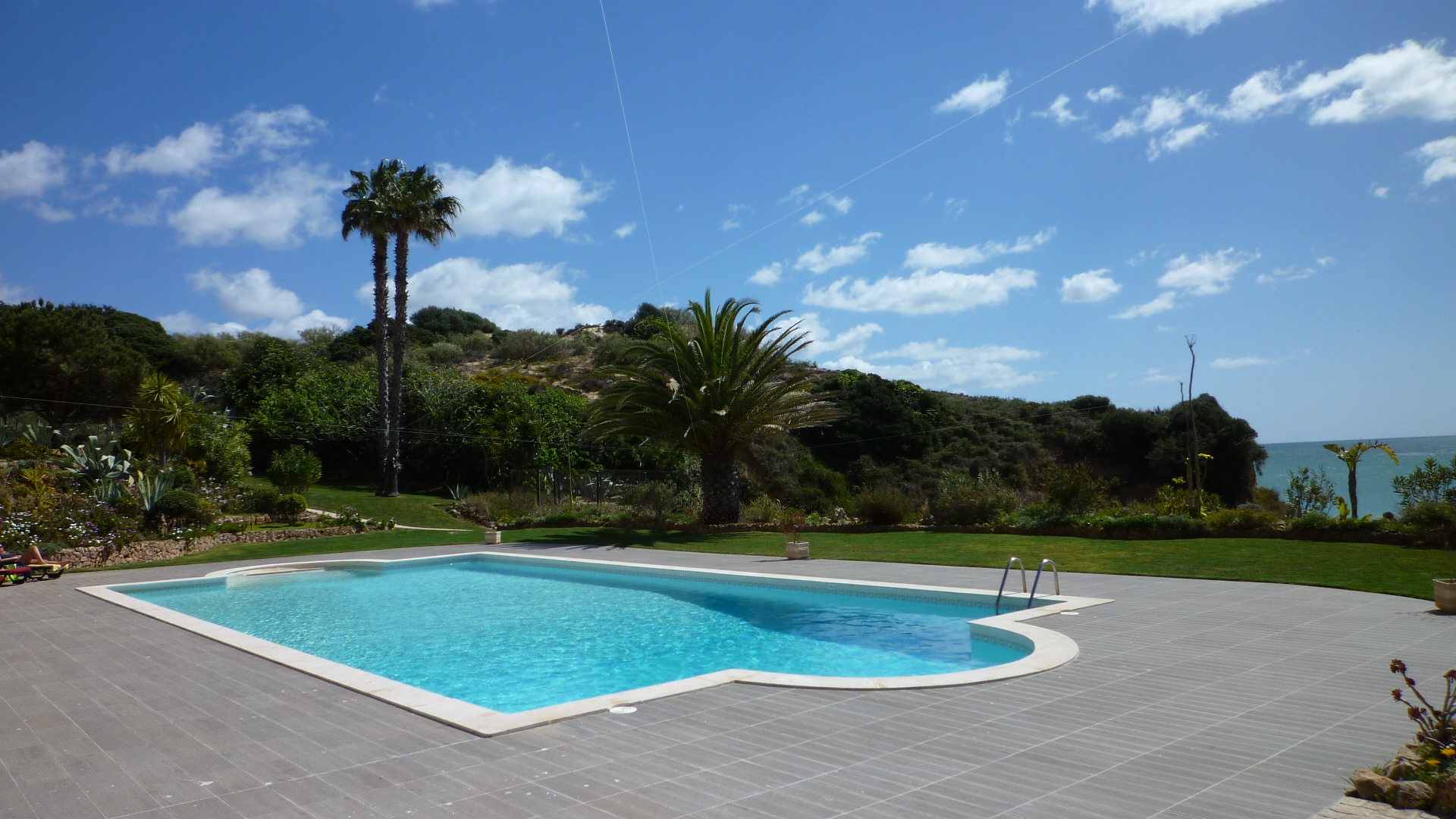 Strandhuis Albufeira l Comfort met fenomenaal uitzicht over de tuin en de Atlantische Oceaan