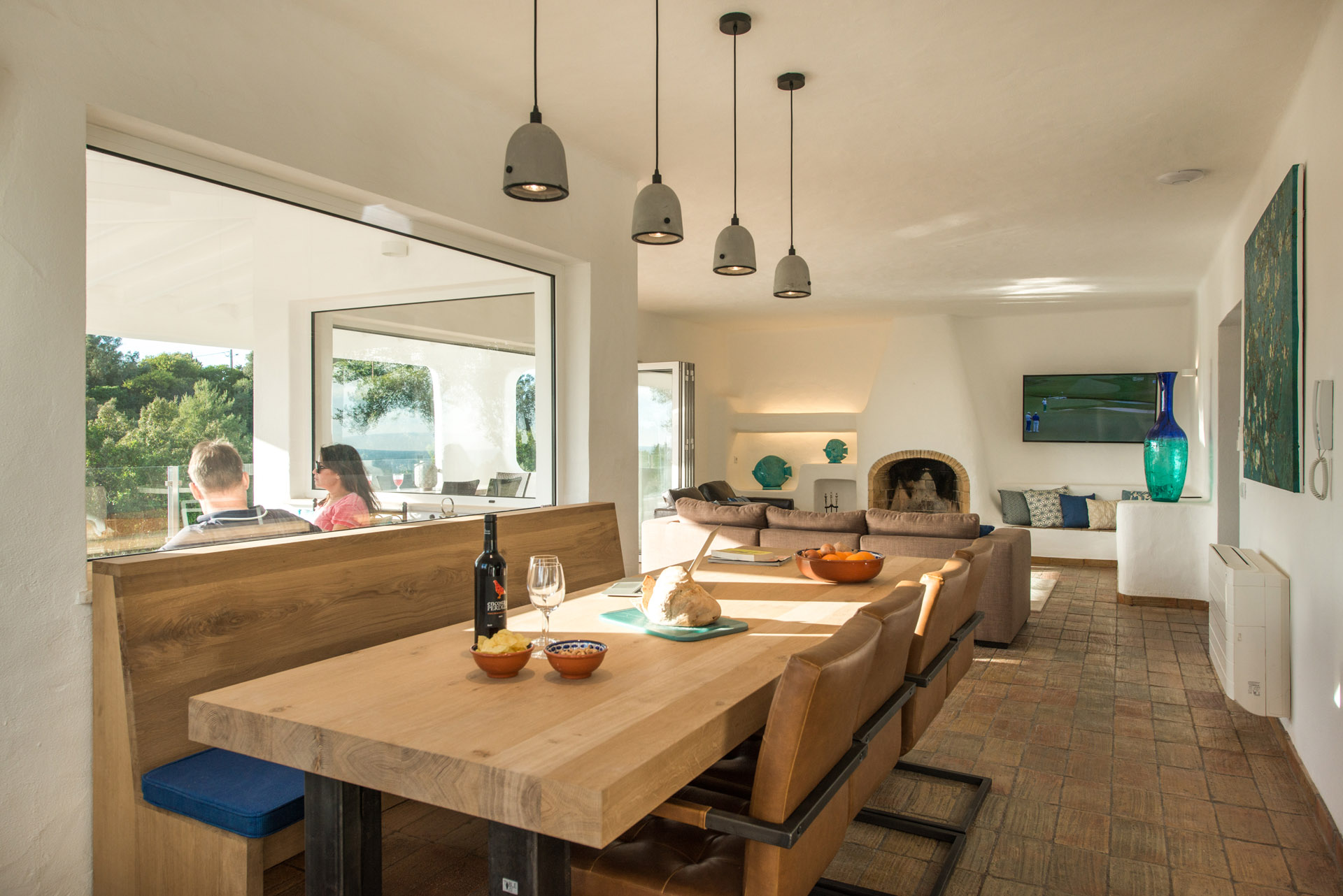Villa Vittore l Playfully and warmly decorated villa with breathtaking views