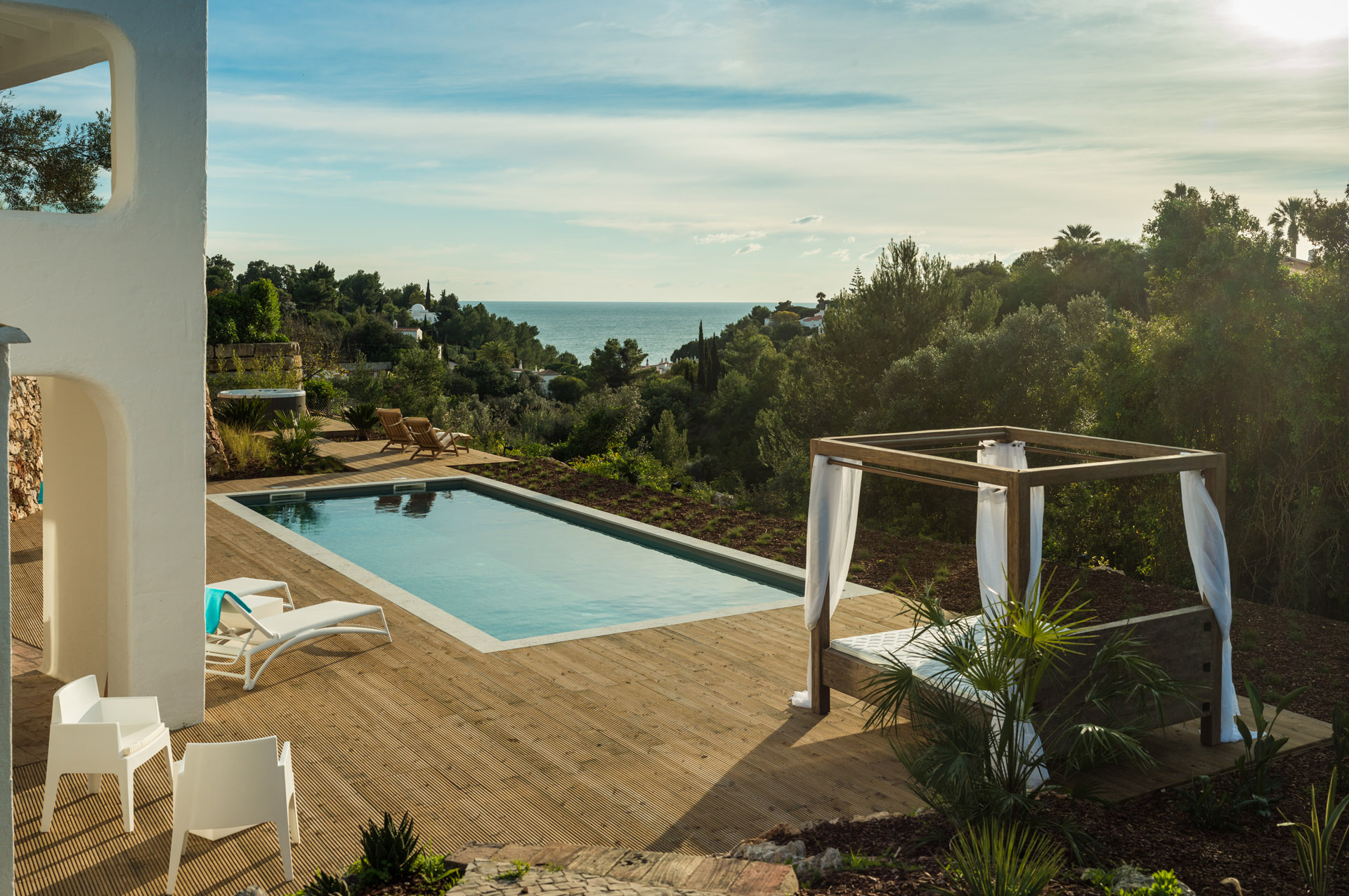 Villa Vittore l Playfully and warmly decorated villa with breathtaking views