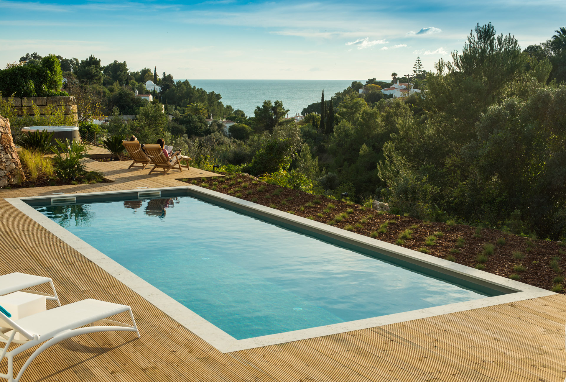 Villa Vittore l Playfully and warmly decorated villa with breathtaking views