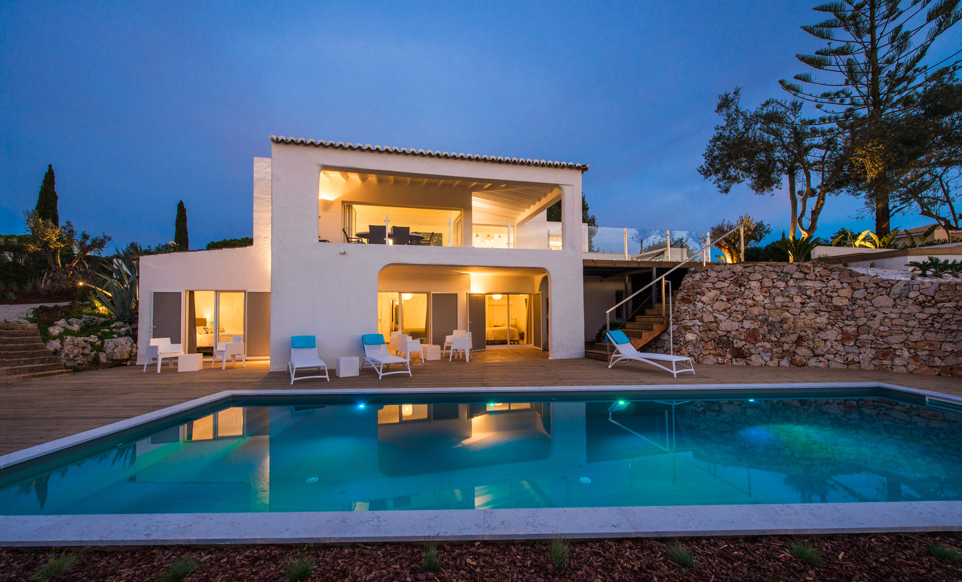 Villa Vittore l Playfully and warmly decorated villa with breathtaking views