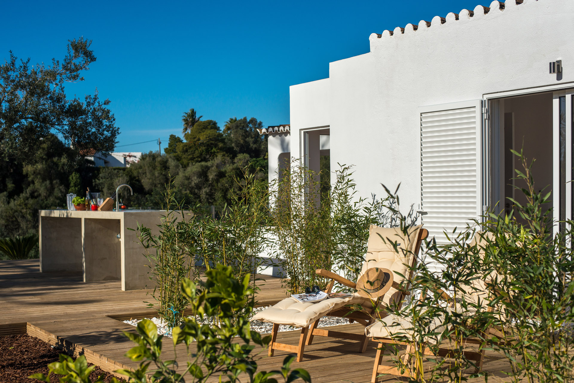 Villa Vittore l Playfully and warmly decorated villa with breathtaking views