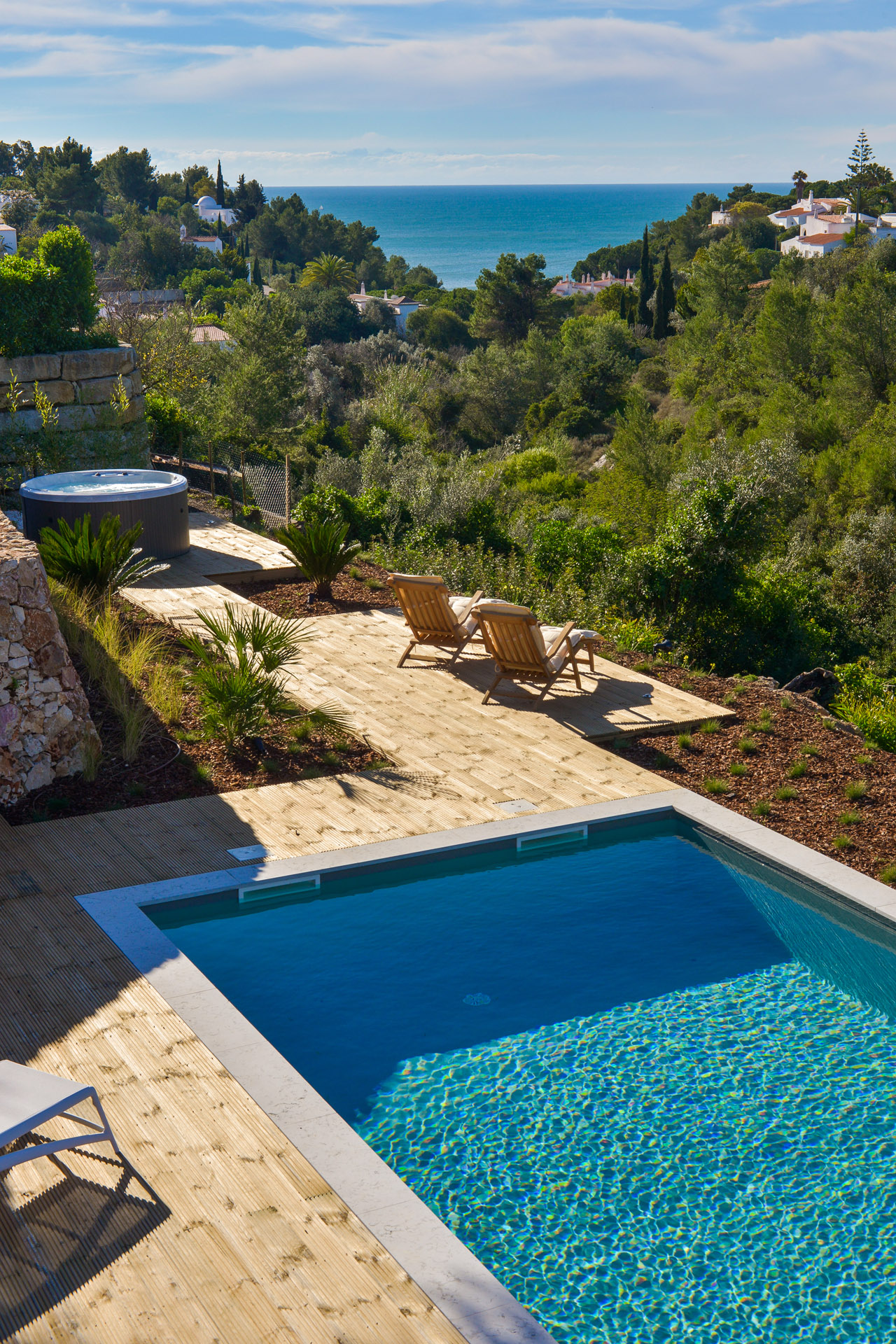 Villa Vittore l Playfully and warmly decorated villa with breathtaking views