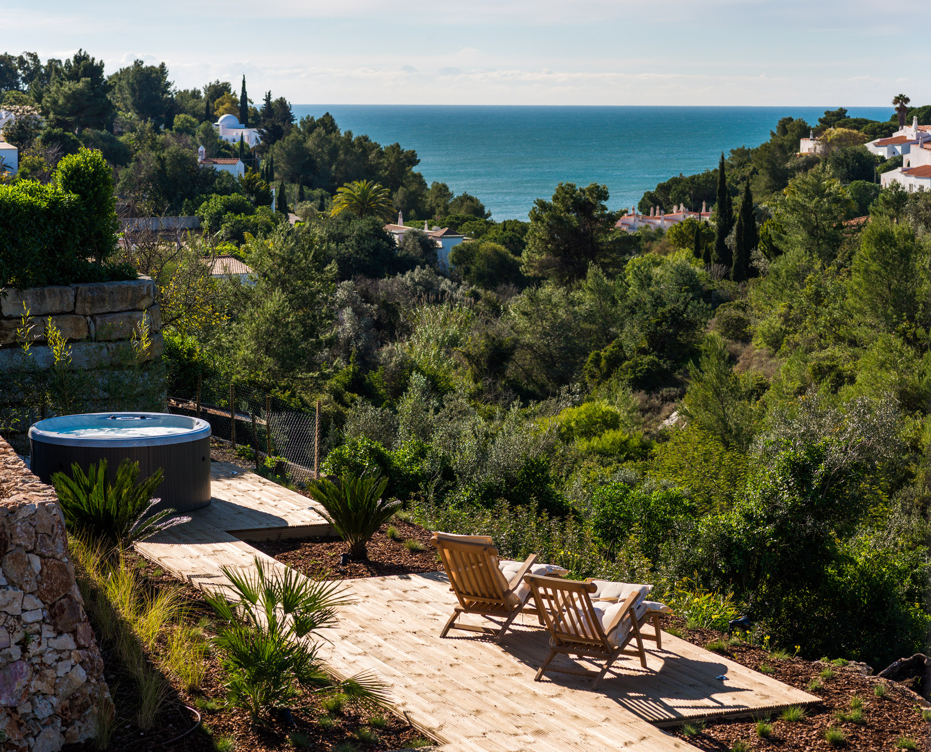 Villa Vittore l Playfully and warmly decorated villa with breathtaking views