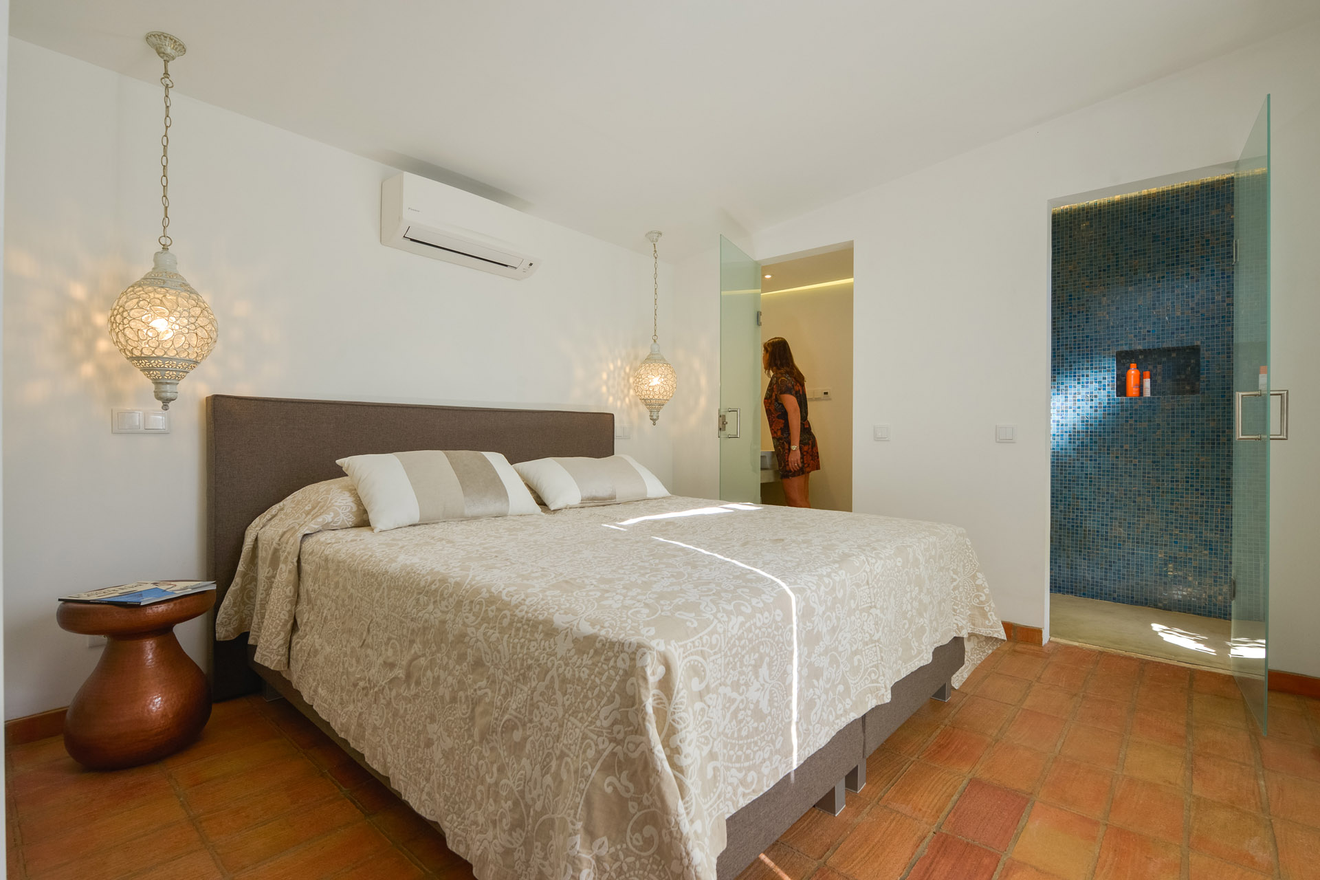 Villa Vittore l Playfully and warmly decorated villa with breathtaking views