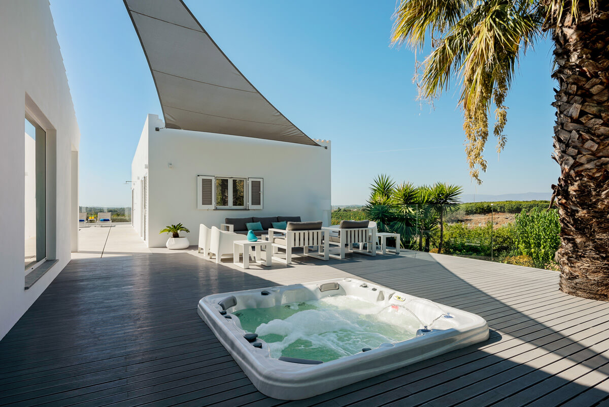 Villa Laranja l Modern en zeer comfortabel ingerichte villa, gelegen in het groene heuvellandschap