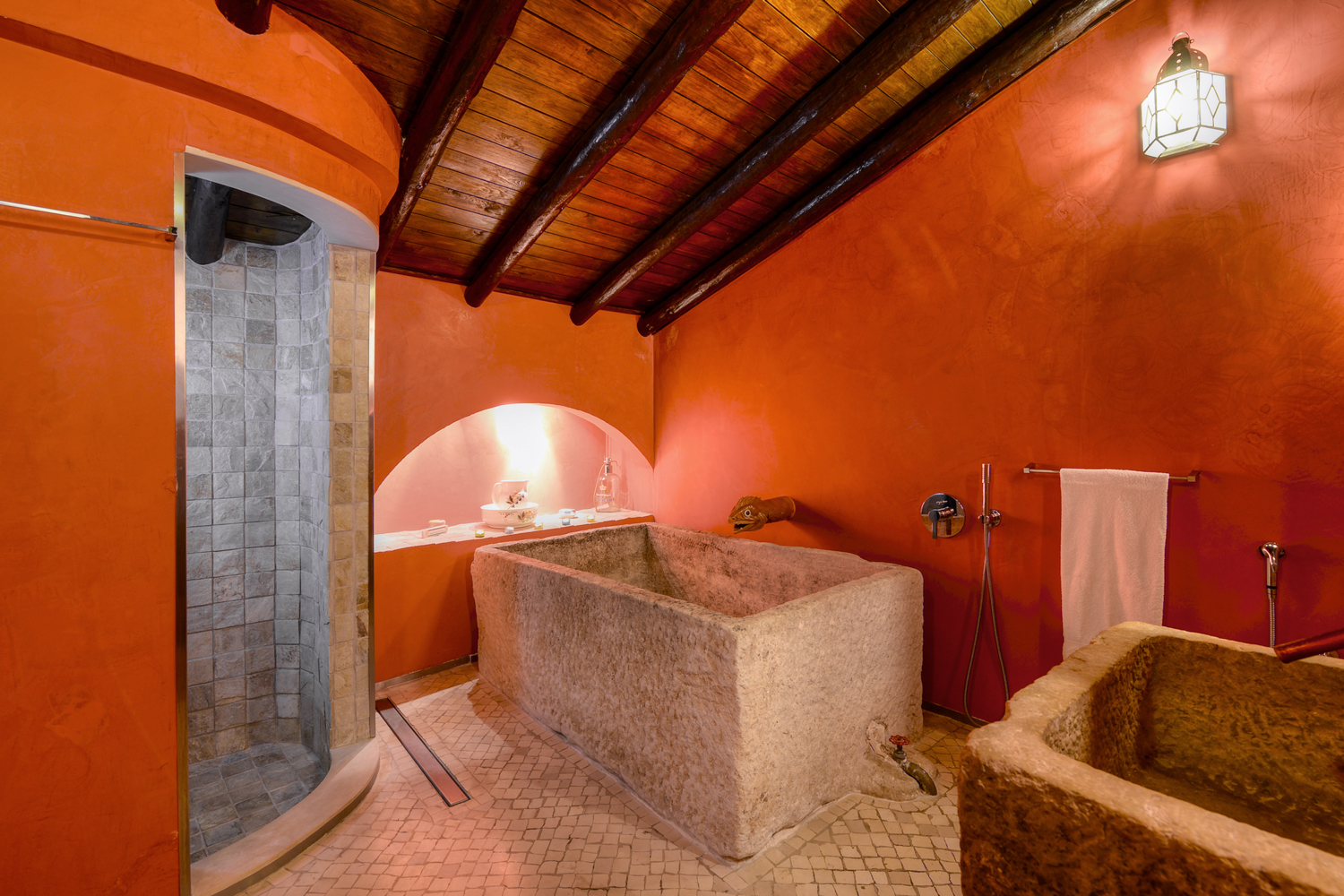 Quinta Pedra | Authentic and atmospherically furnished villa surrounded by greenery