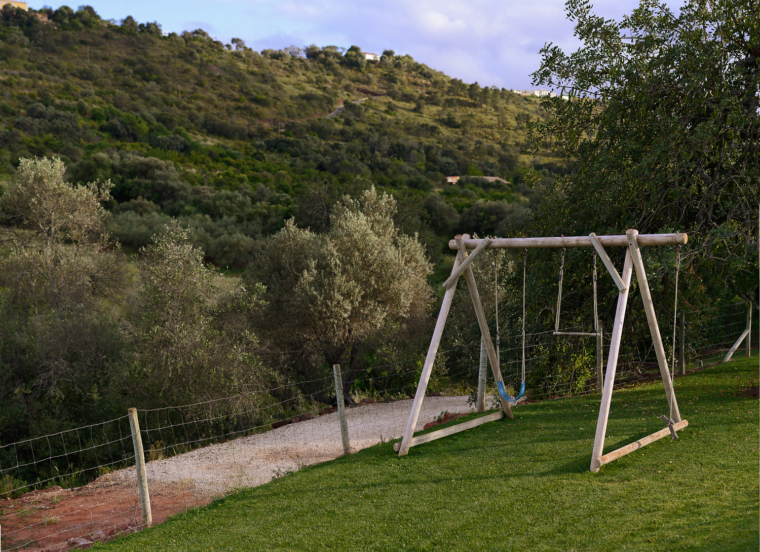 Quinta Pedra | Authentic and atmospherically furnished villa surrounded by greenery
