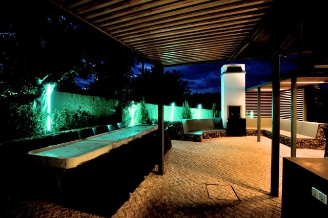 Quinta Vale da Vila l Rural setting with a luxury outdoor kitchen and lovely outdoor spaces