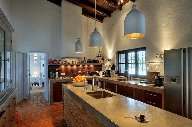 Quinta Vale da Vila l Rural setting with a luxury outdoor kitchen and lovely outdoor spaces