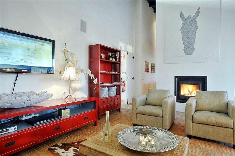 Quinta Vale da Vila l Rural setting with a luxury outdoor kitchen and lovely outdoor spaces