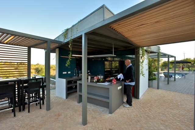 Quinta Vale da Vila l Rural setting with a luxury outdoor kitchen and lovely outdoor spaces