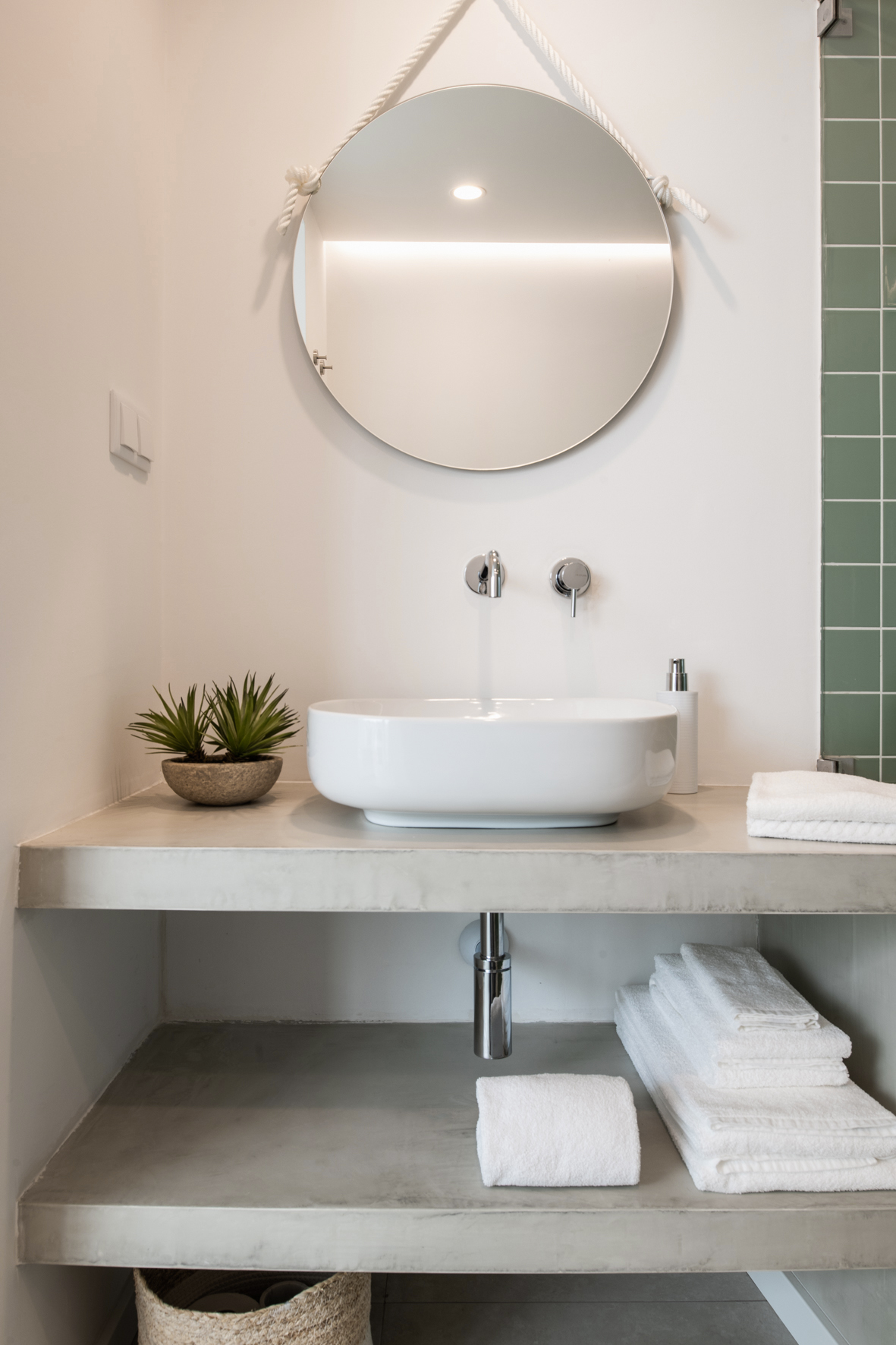 Casa Nova l Moderne townhouse met traditionele elementen en plunge pool