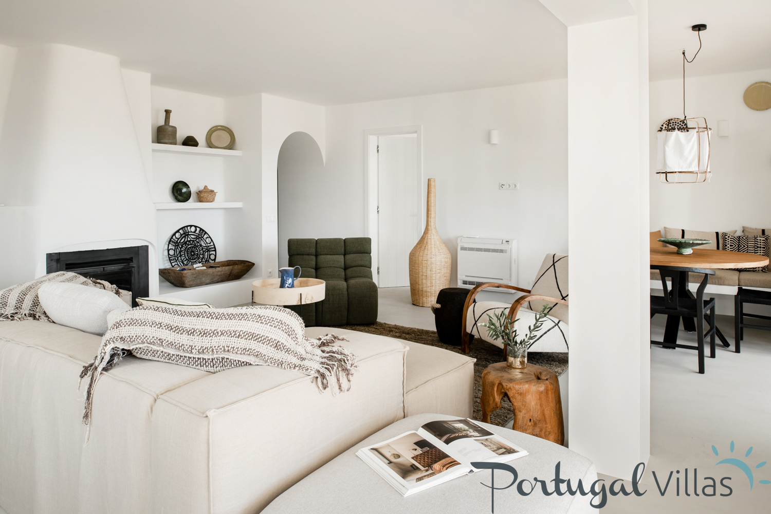 Casa Andorinha l A beautiful mix of light tones and a warm ambiance