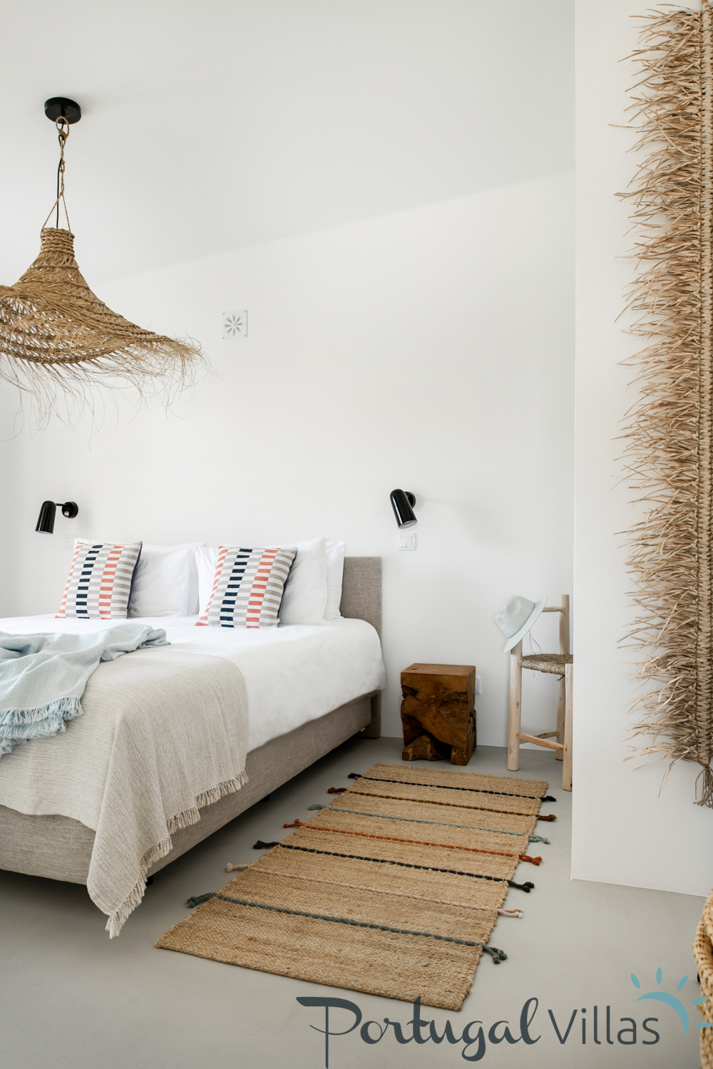 Casa Andorinha l A beautiful mix of light tones and a warm ambiance